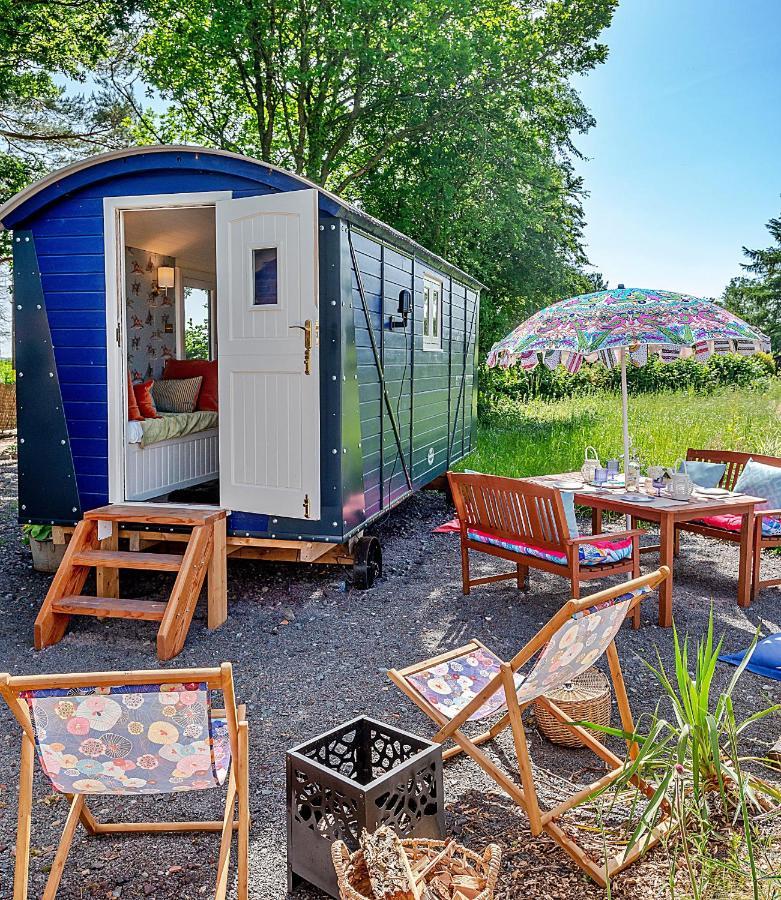 Finest Retreats - Shrawardine Train Carriage Villa Екстериор снимка